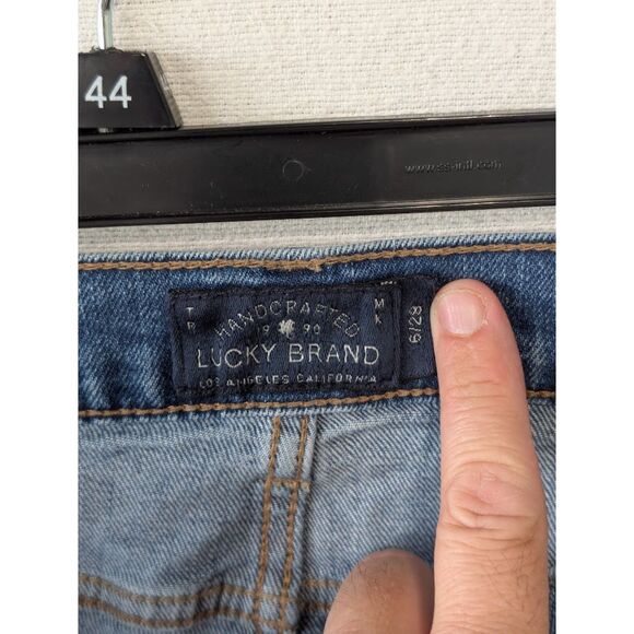 Lucky Brand The Roll Up Denim Shorts Butterfly Embroidery Women's Size 6/28 - Picture 9 of 10